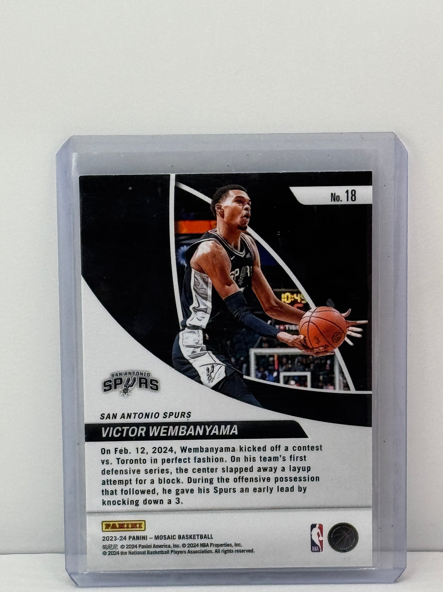 2023-24 Panini Mosaic #18 Victor Wembanyama Elevate RC San Antonio Spurs