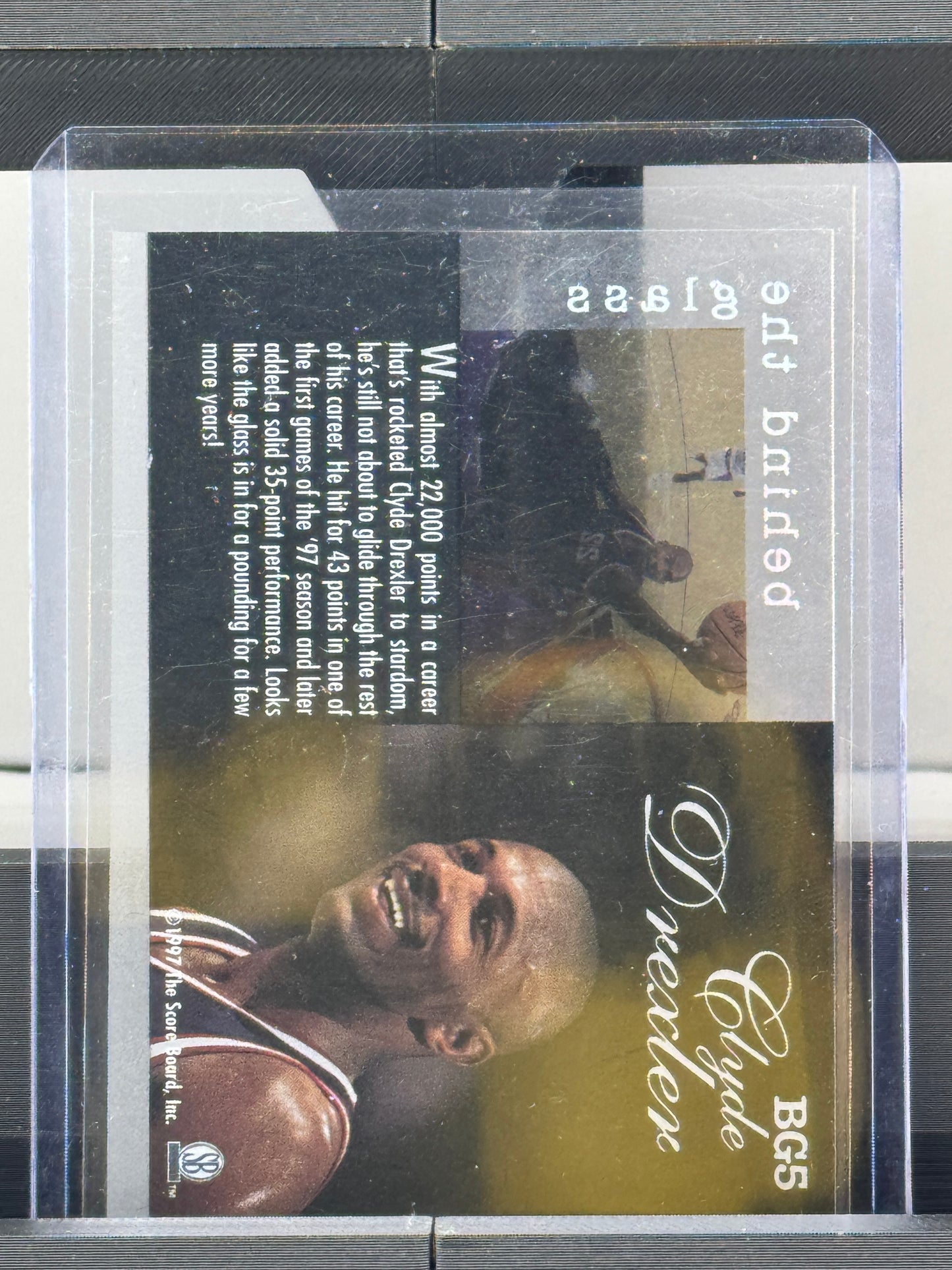1997 Score InkCredible #BG5 Clyde Drexler Behind the Glass Houston Rockets