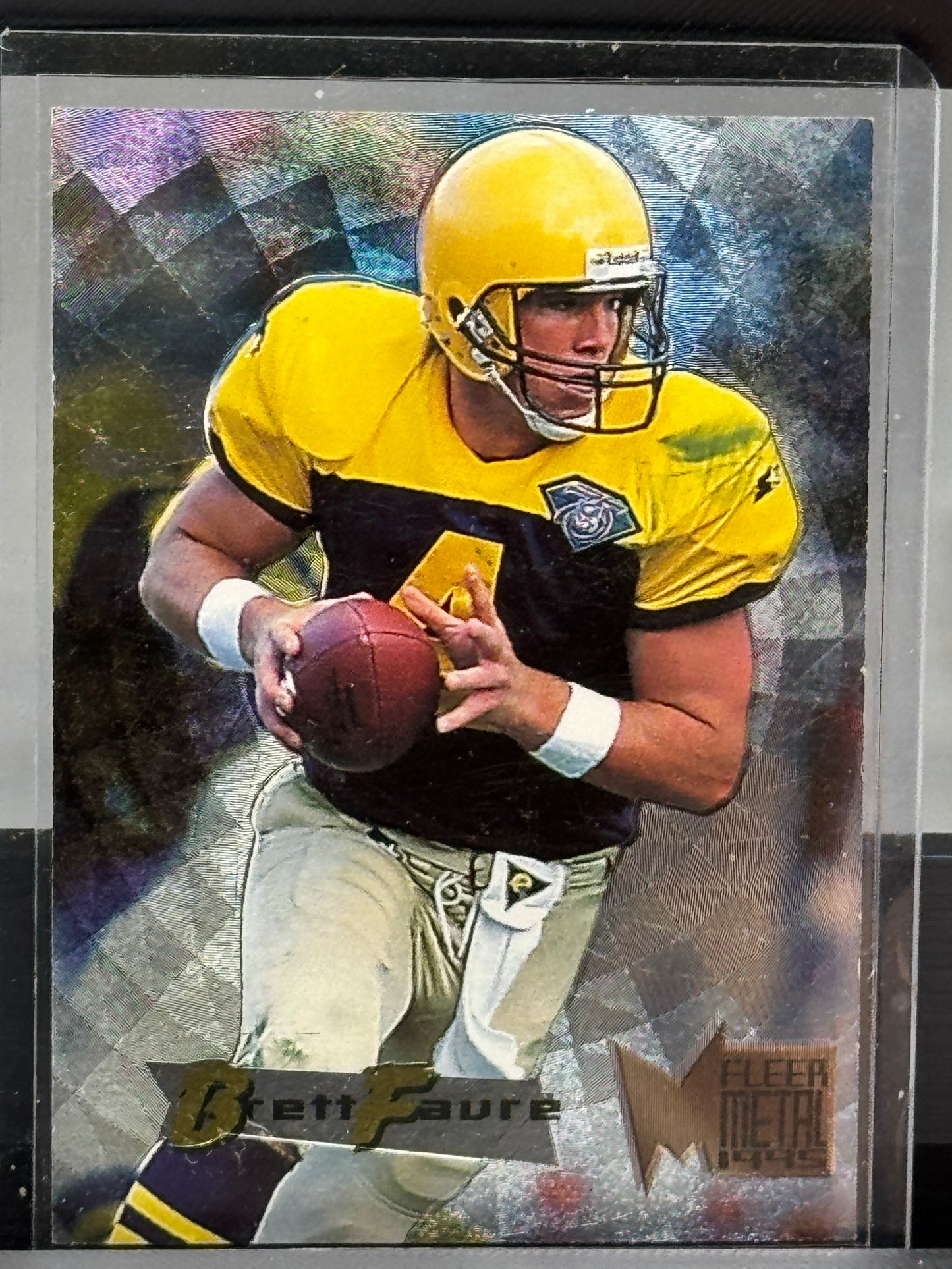 1995 Fleer Metal #4 Brett Favre Green Bay Packers