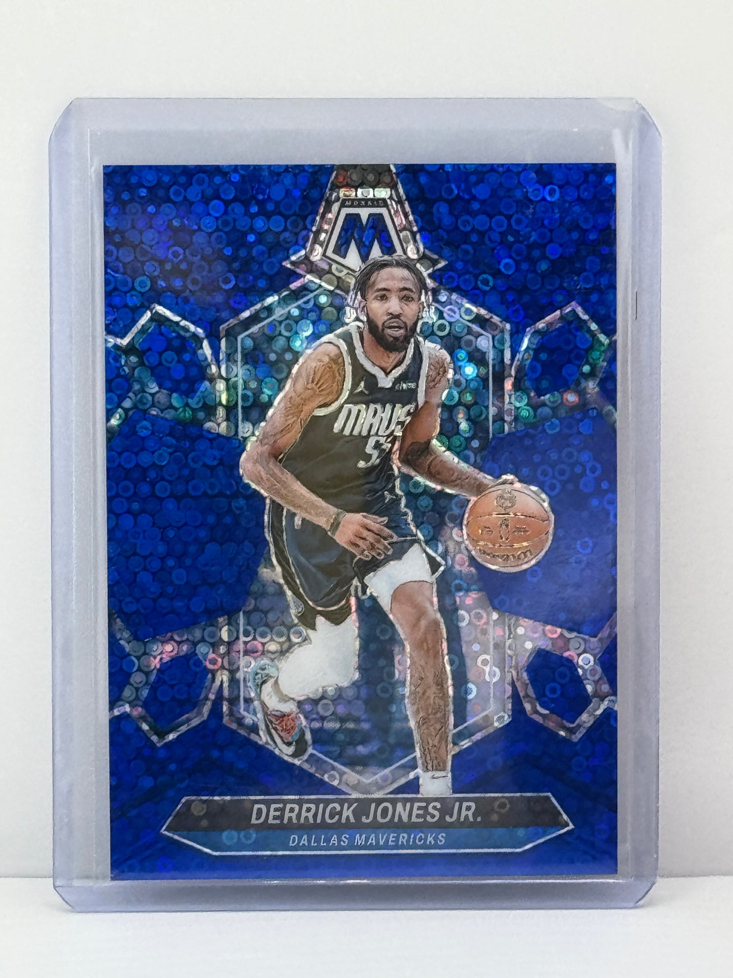 2023-24 Mosaic #4 Derrick Jones Jr. Blue Disco No Huddle 77/85 Dallas Mavericks