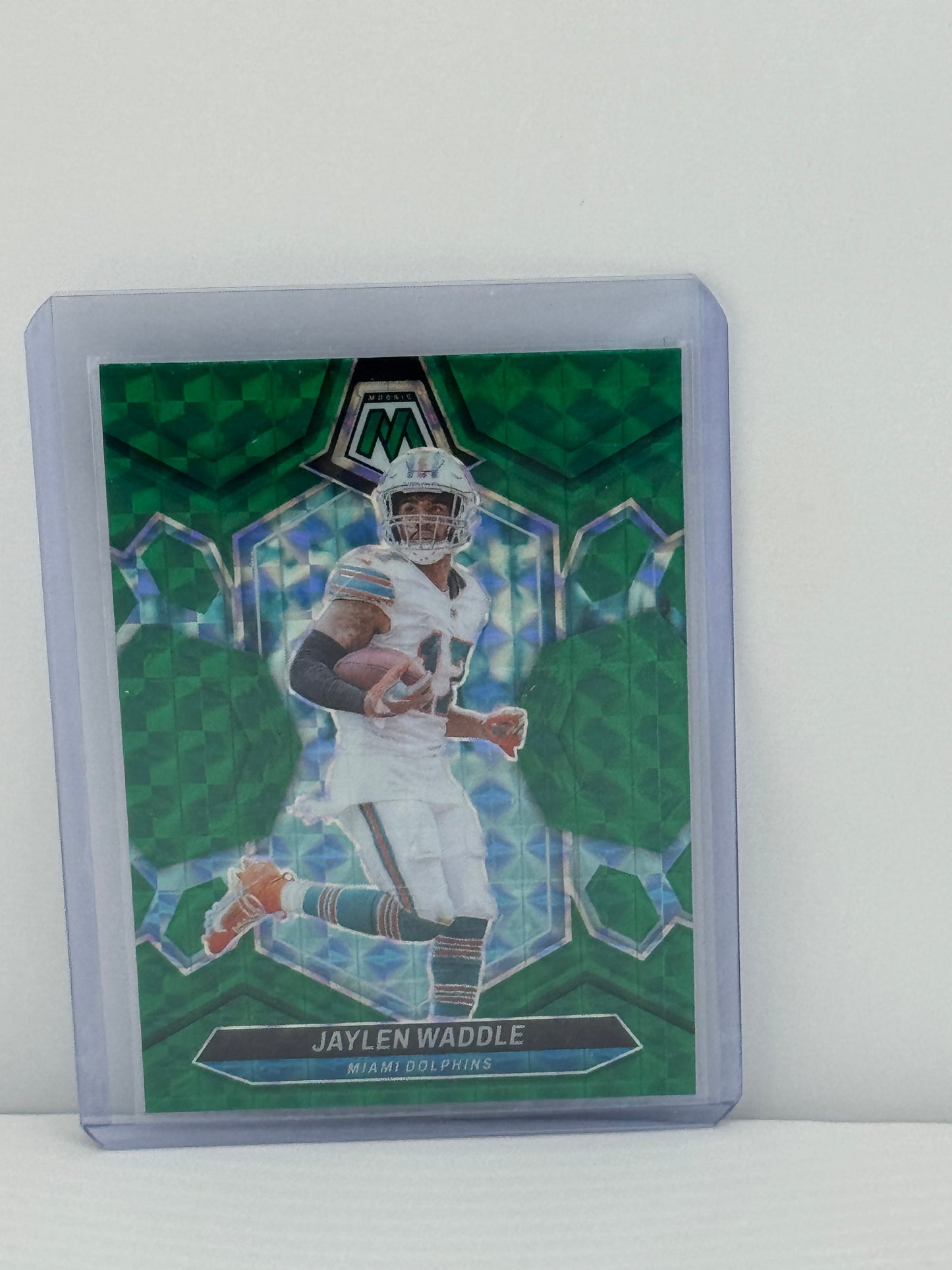 2024 Panini Mosaic #138 Jaylen Waddle Green Prizm Miami Dolphins