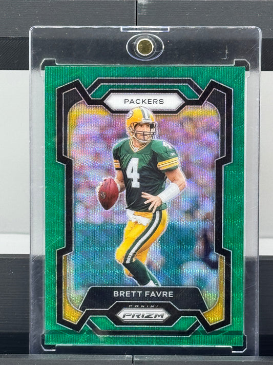 2023 Prizm #112 Brett Favre Green Wave Green Bay Packers