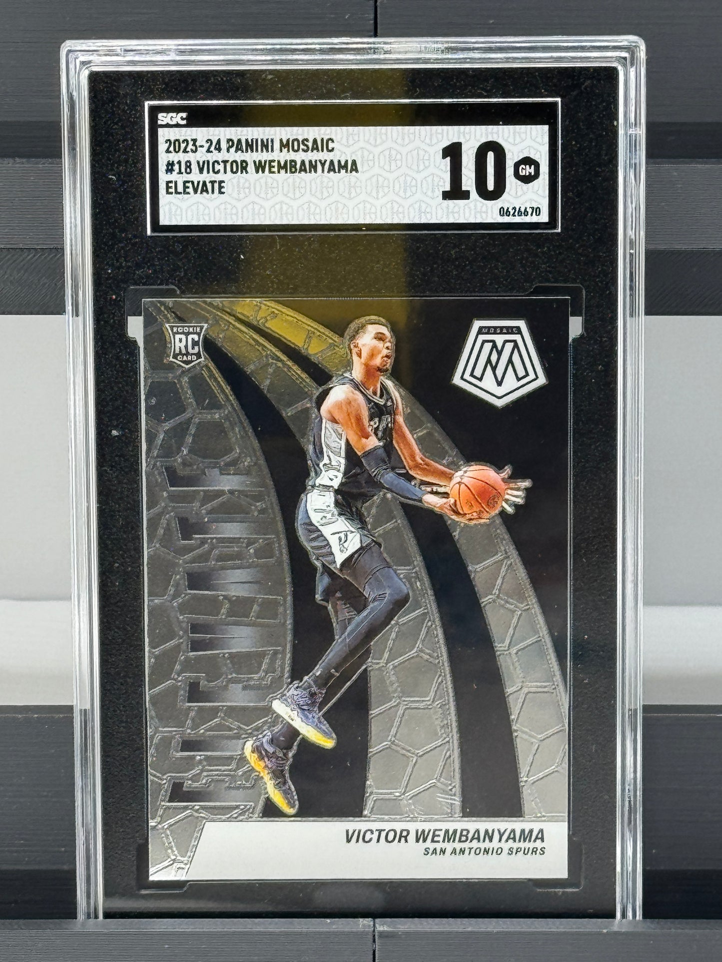 2023-24 Mosaic #18 Victor Wembanyama Elevate RC SGC 10 San Antonio Spurs